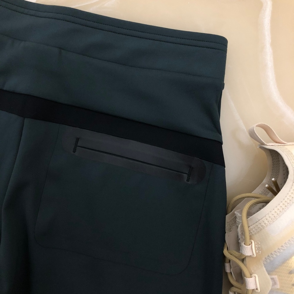 Women's Nike Sportswear Bond Leggings - Picture 8 of 8
